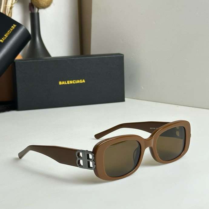 Picture of Balenciga Sunglasses _SKUfw54318918fw